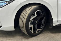 valkoinen Volkswagen Passat 2025 kuva 10.