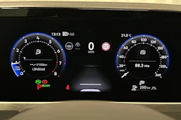 valkoinen Volkswagen Passat 2025 kuva 13.