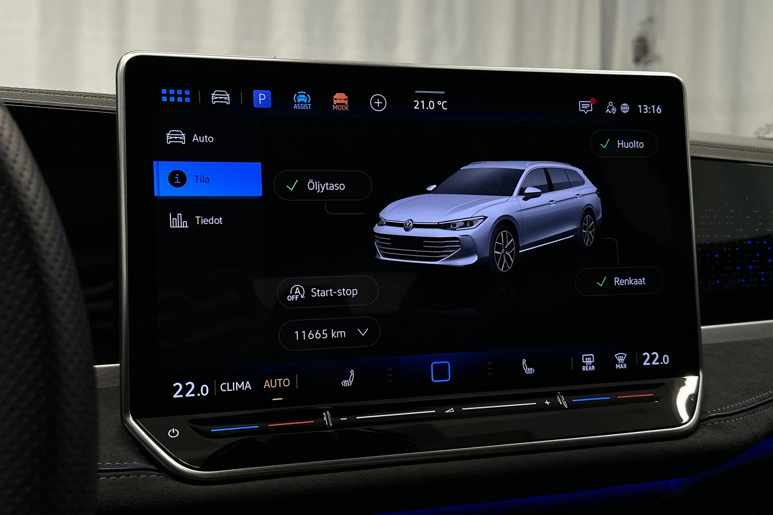 valkoinen Volkswagen Passat 2025 kuva 22.