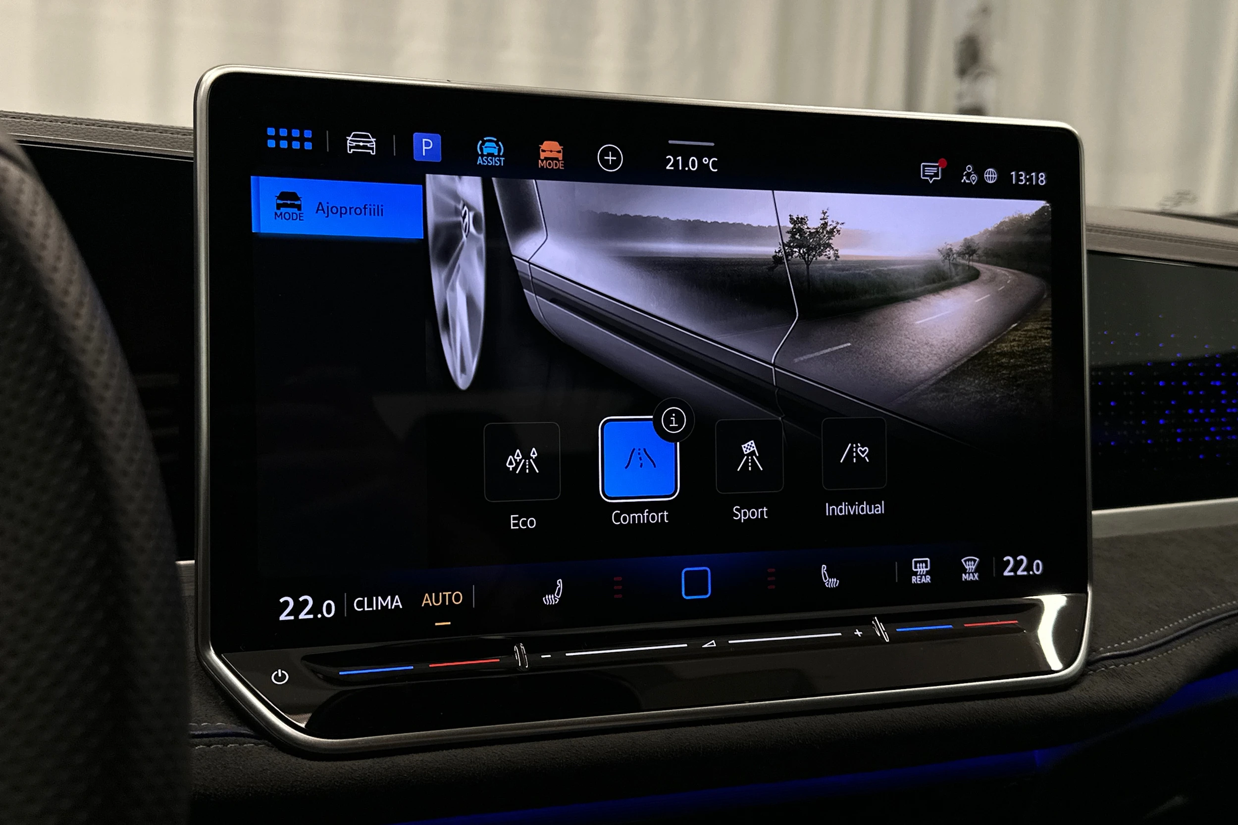 valkoinen Volkswagen Passat 2025 kuva 27.