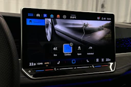 valkoinen Volkswagen Passat 2025 kuva 27.