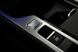 valkoinen Volkswagen Passat 2025 kuva 32.