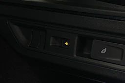 valkoinen Volkswagen Passat 2025 kuva 36.