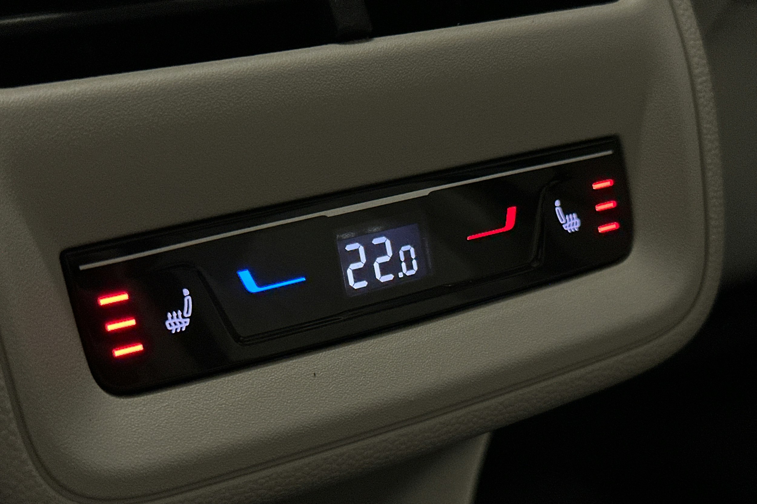 hopea Volkswagen Passat 2025 kuva 17.
