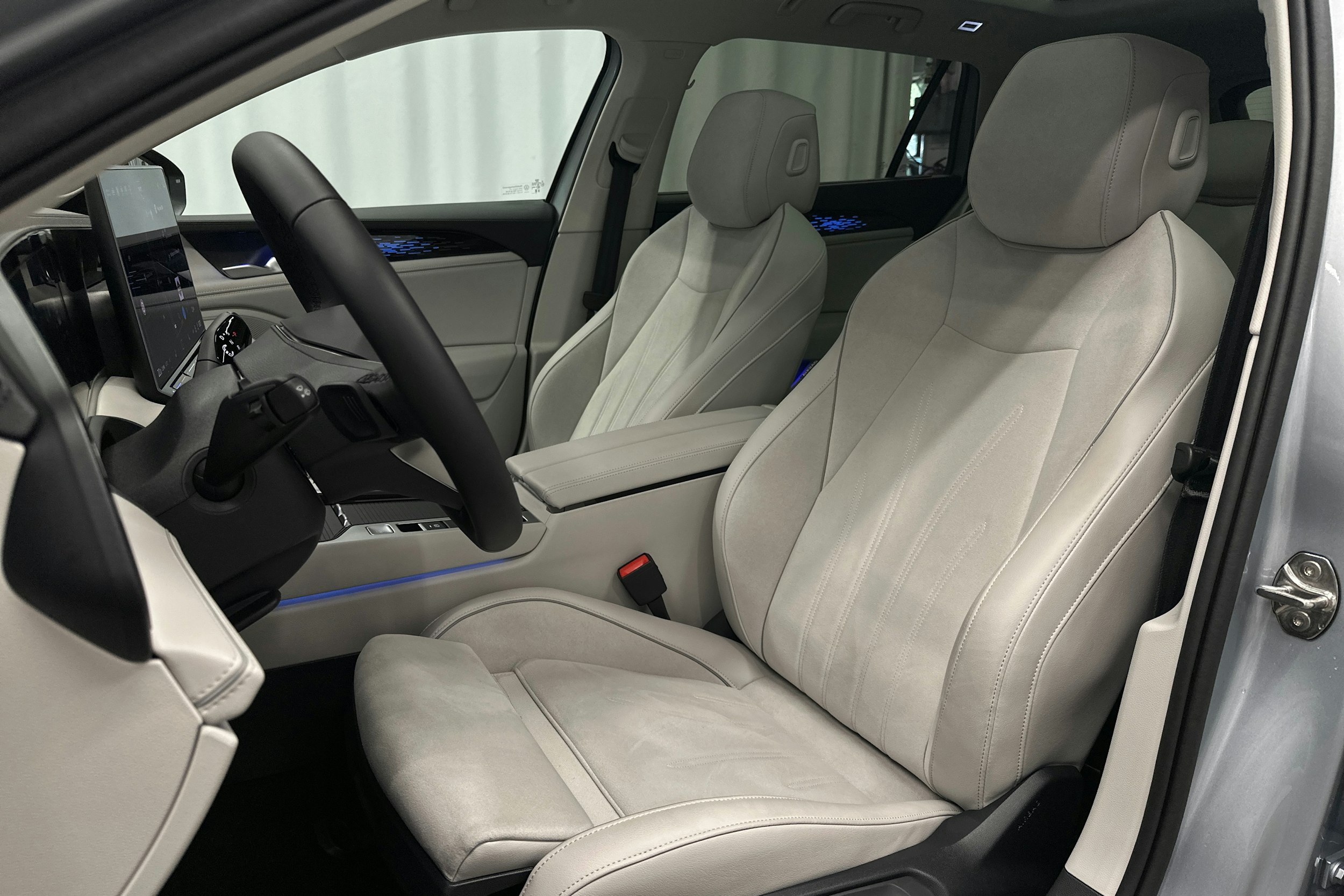 hopea Volkswagen Passat 2025 kuva 18.