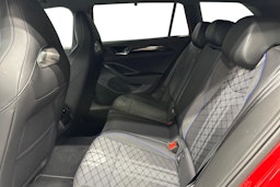 punainen Volkswagen Passat 2025 kuva 10.