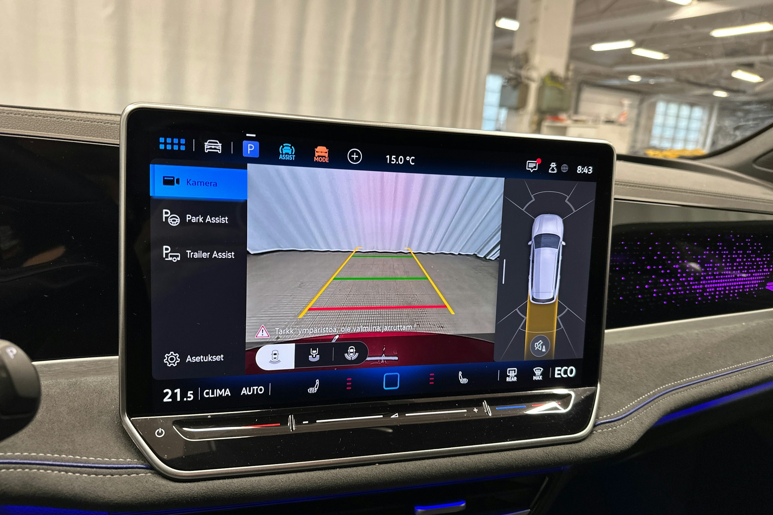 punainen Volkswagen Passat 2025 kuva 18.