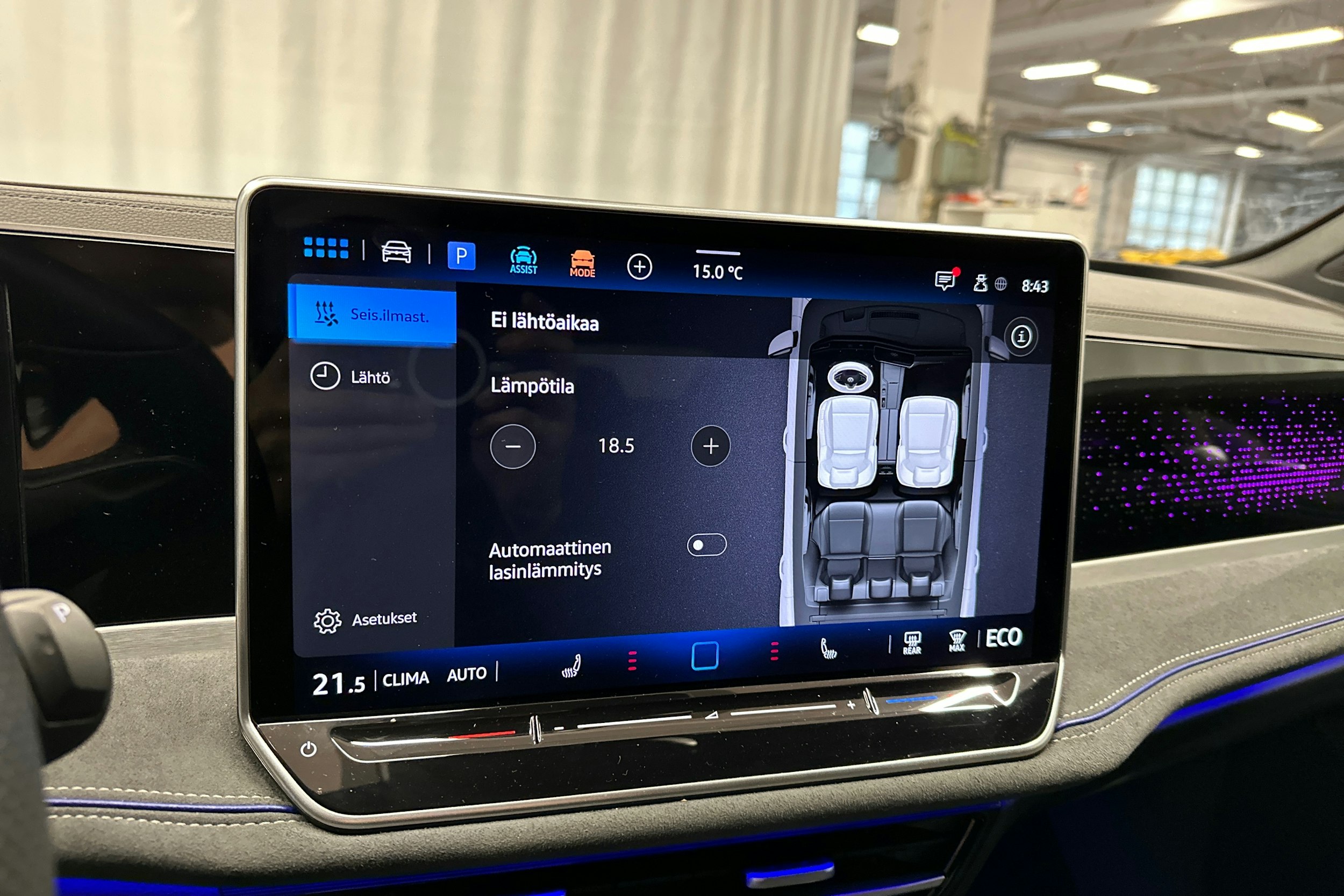 punainen Volkswagen Passat 2025 kuva 19.