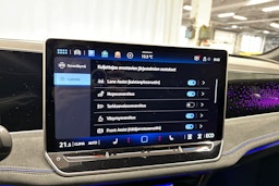 punainen Volkswagen Passat 2025 kuva 20.