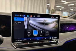 punainen Volkswagen Passat 2025 kuva 22.