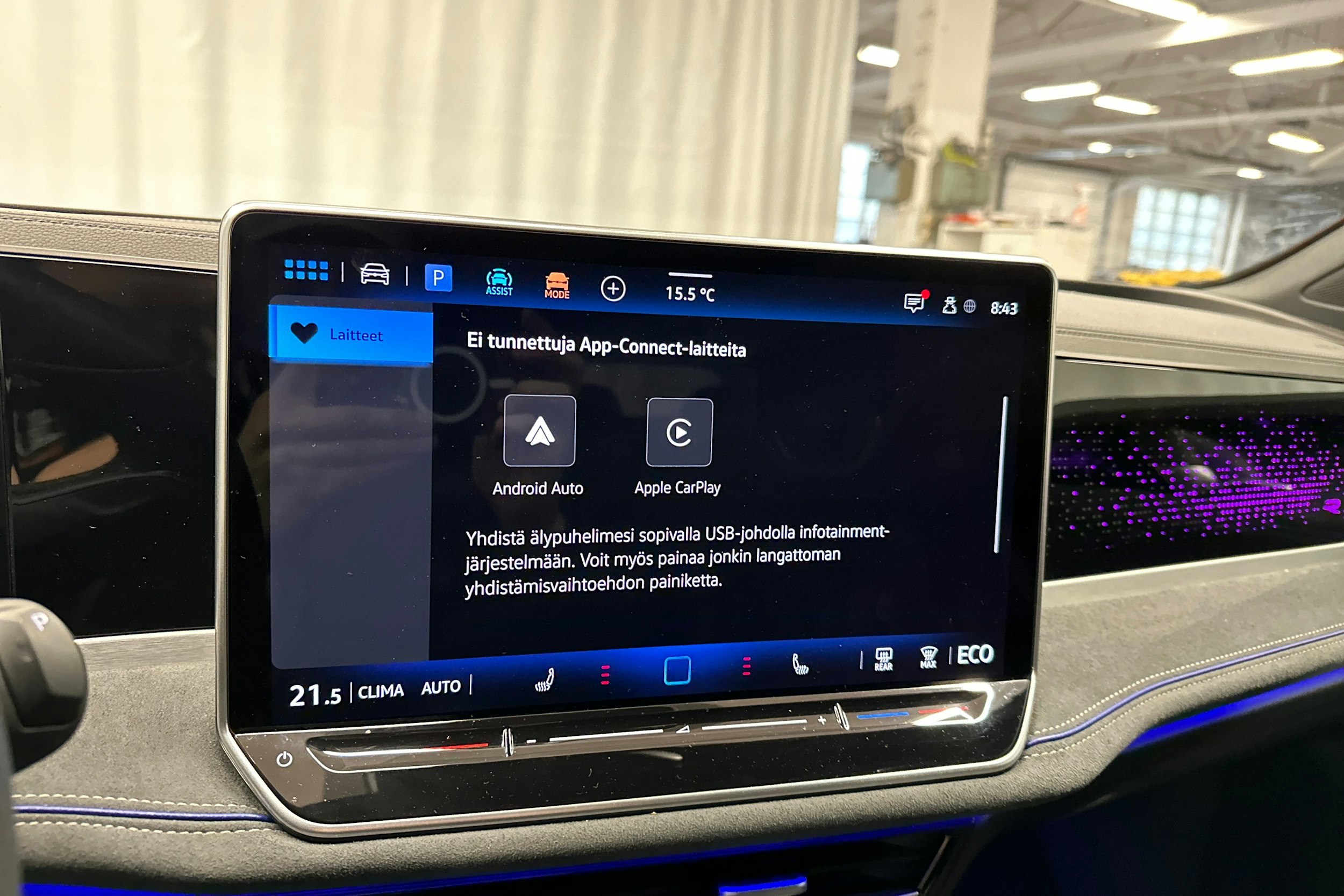 punainen Volkswagen Passat 2025 kuva 23.