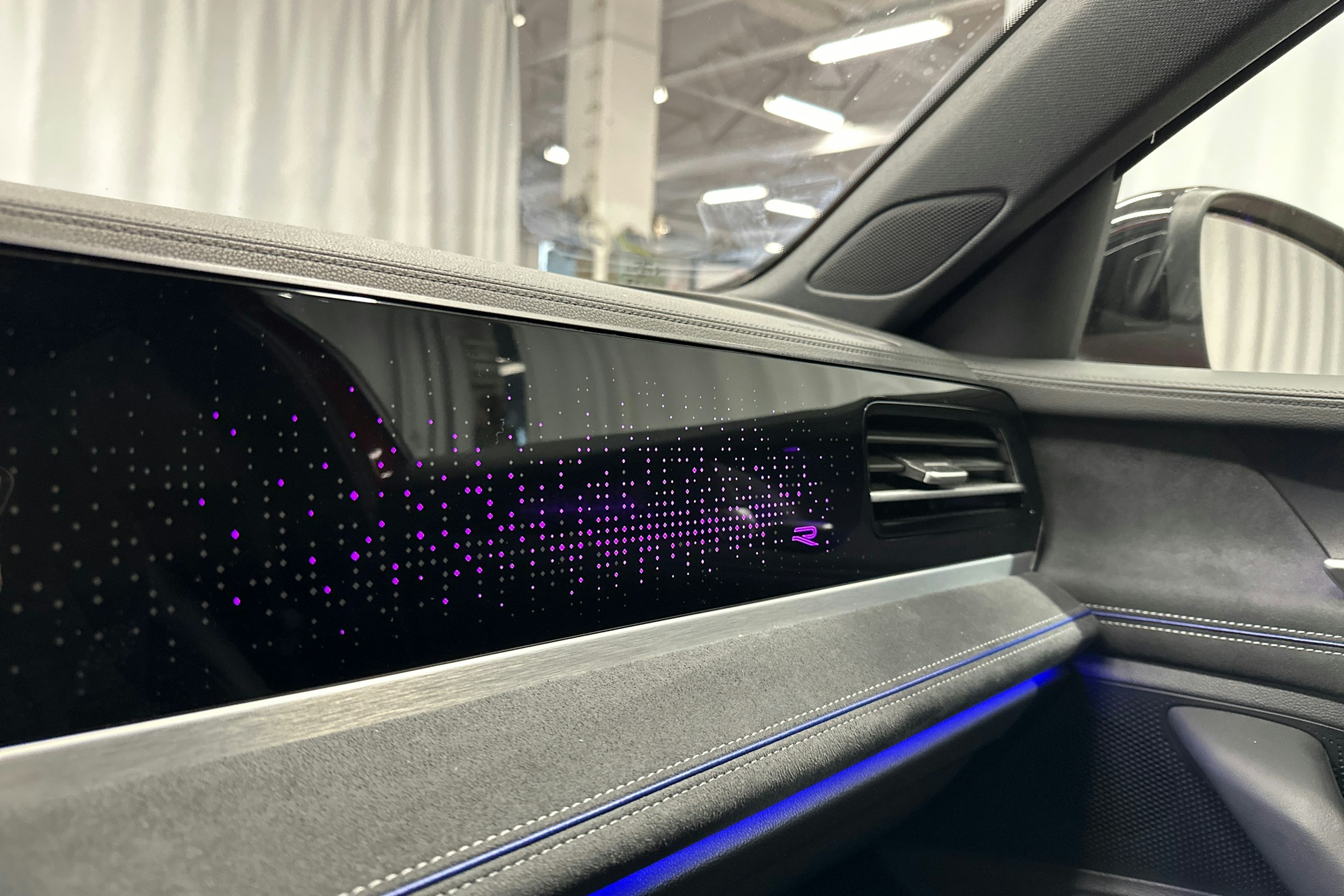 punainen Volkswagen Passat 2025 kuva 29.