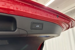 punainen Volkswagen Passat 2025 kuva 35.