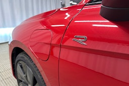 punainen Volkswagen Passat 2025 kuva 37.