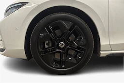 valkoinen Volkswagen Passat 2025 kuva 9.