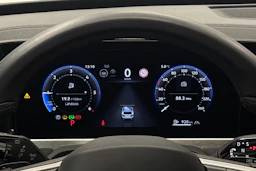 valkoinen Volkswagen Passat 2025 kuva 14.