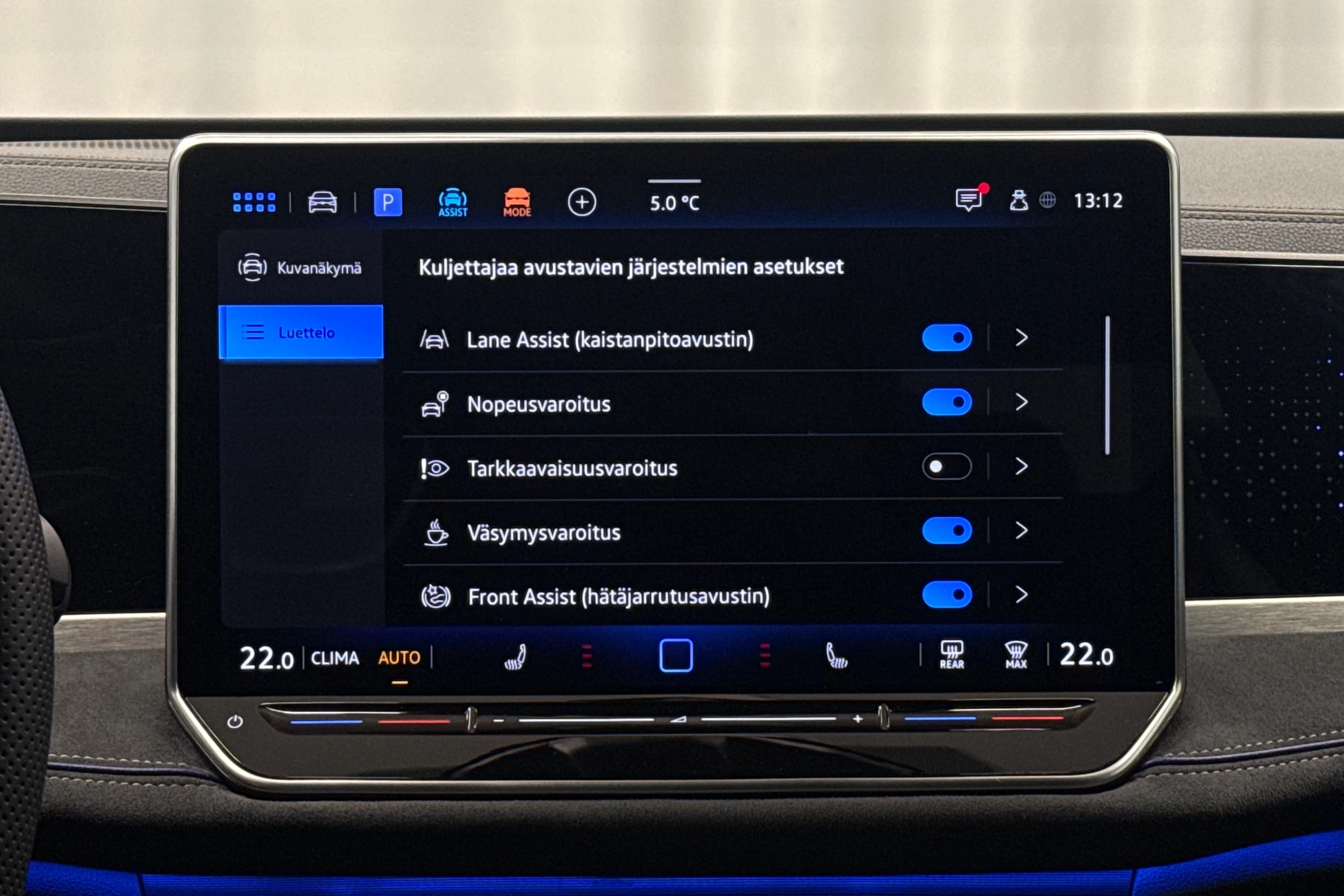 valkoinen Volkswagen Passat 2025 kuva 16.