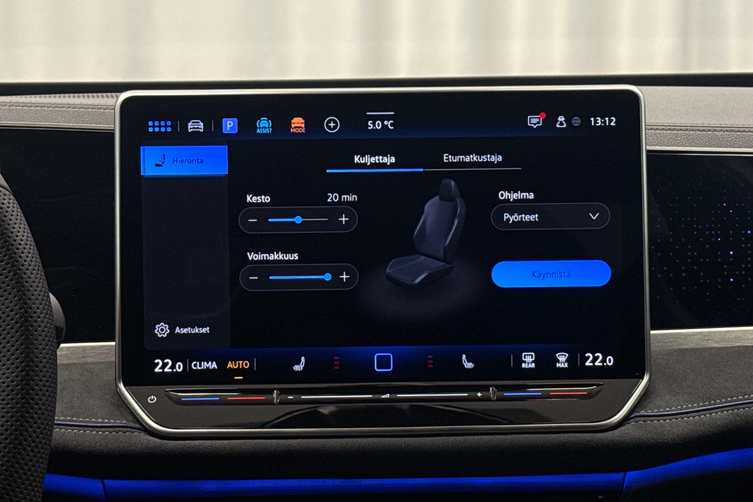 valkoinen Volkswagen Passat 2025 kuva 19.