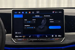 valkoinen Volkswagen Passat 2025 kuva 19.