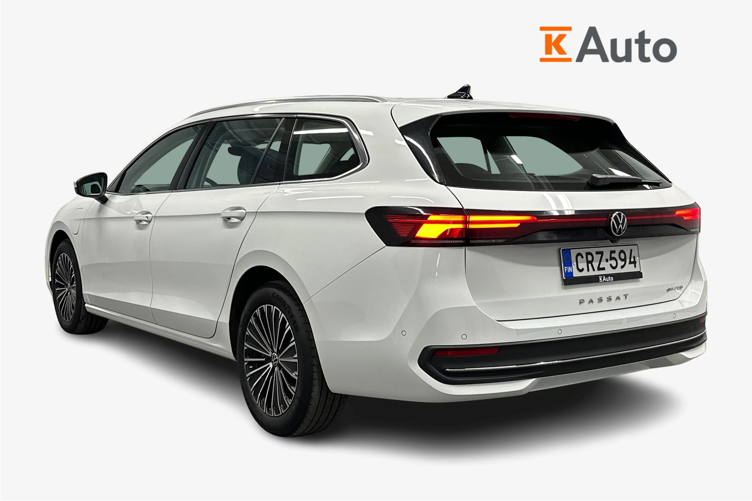 valkoinen Volkswagen Passat 2025 kuva 3.