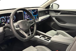 valkoinen Volkswagen Passat 2025 kuva 8.
