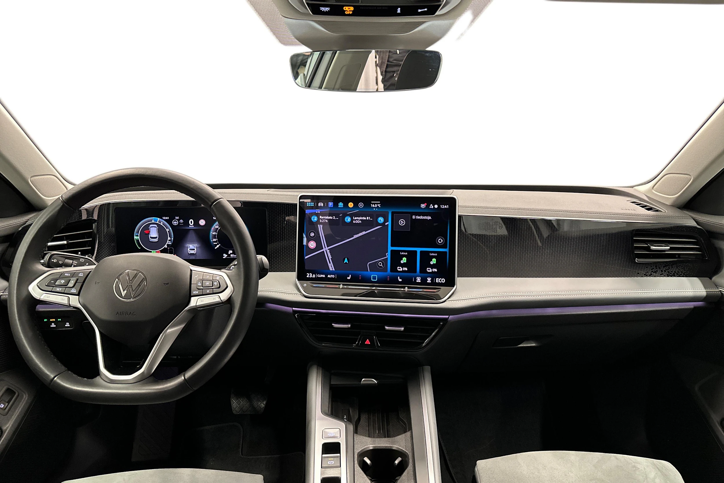 valkoinen Volkswagen Passat 2025 kuva 9.