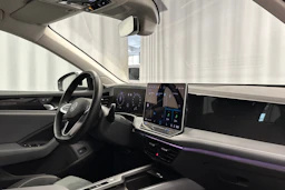 valkoinen Volkswagen Passat 2025 kuva 16.