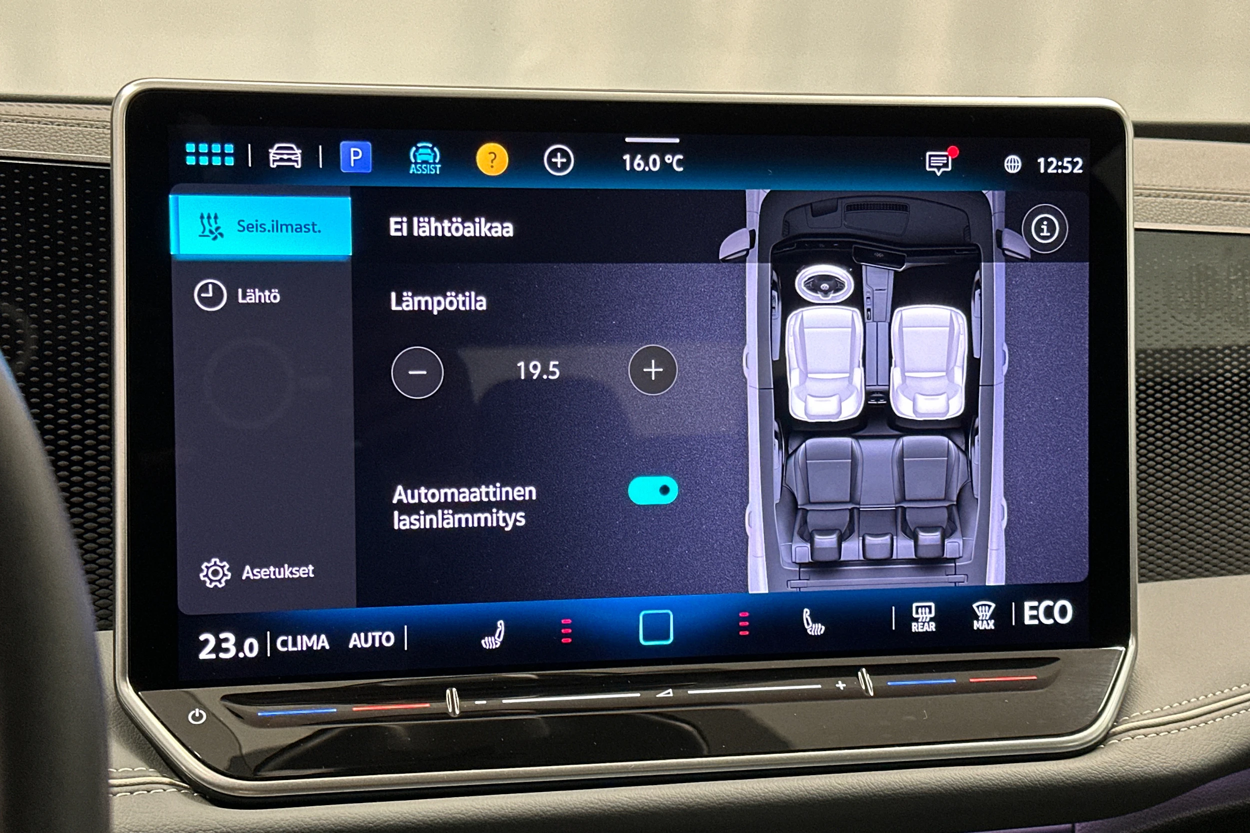 valkoinen Volkswagen Passat 2025 kuva 23.