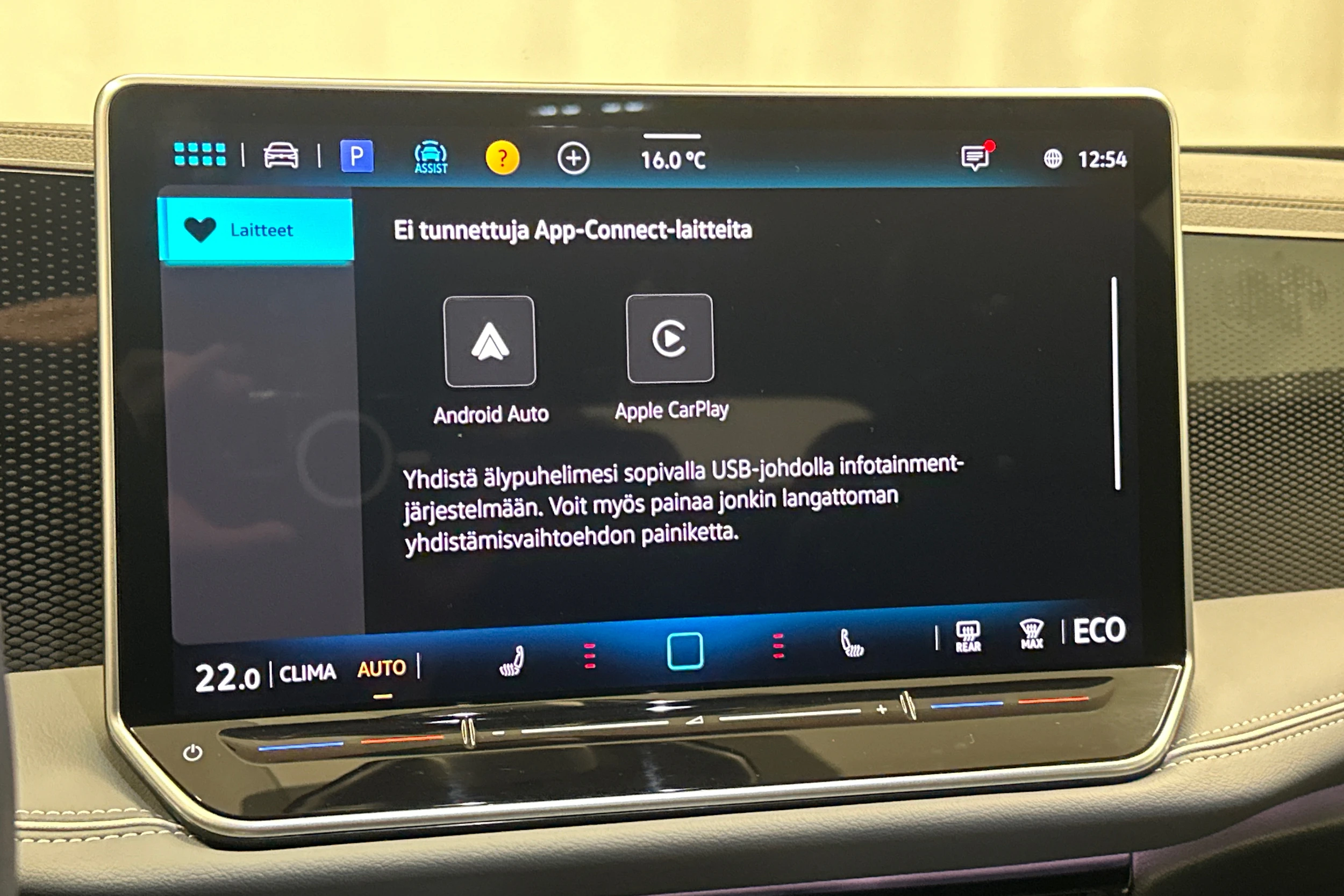 valkoinen Volkswagen Passat 2025 kuva 25.