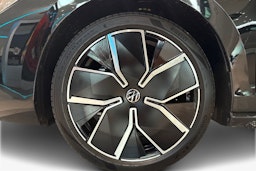 musta Volkswagen Passat 2025 kuva 9.