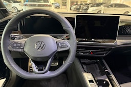 musta Volkswagen Passat 2025 kuva 15.