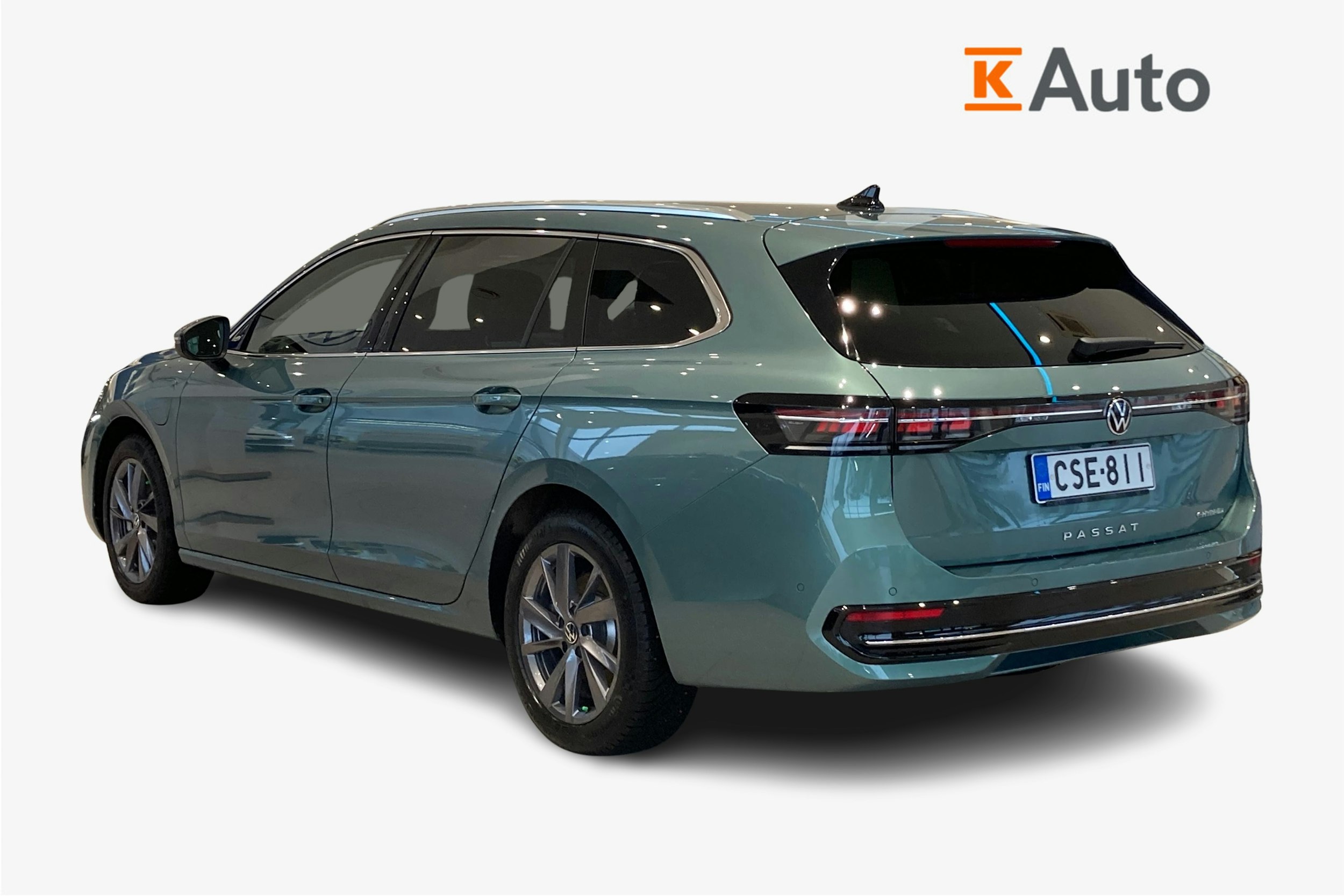 vihreä Volkswagen Passat 2025 kuva 2.