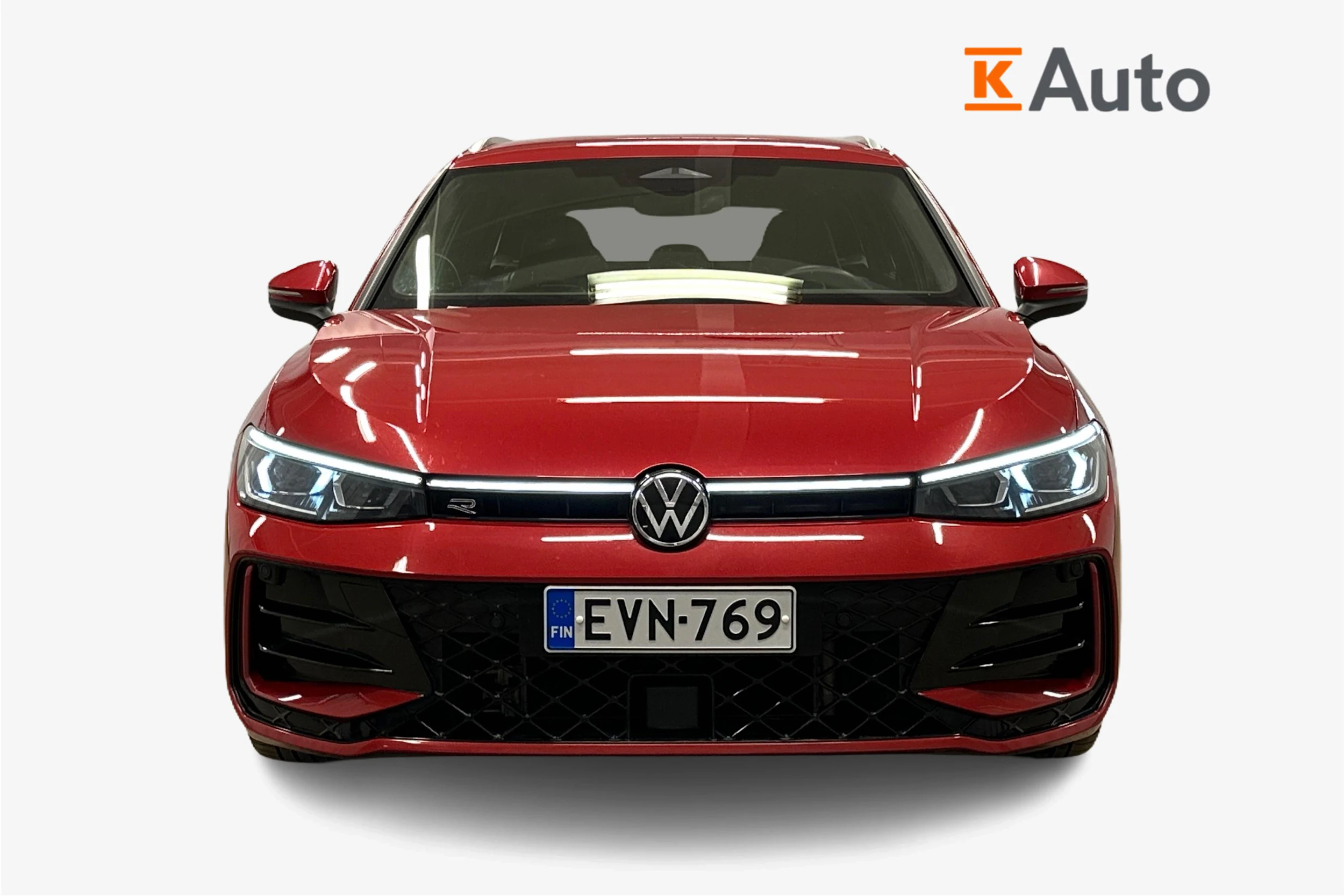 punainen Volkswagen Passat 2025 kuva 4.