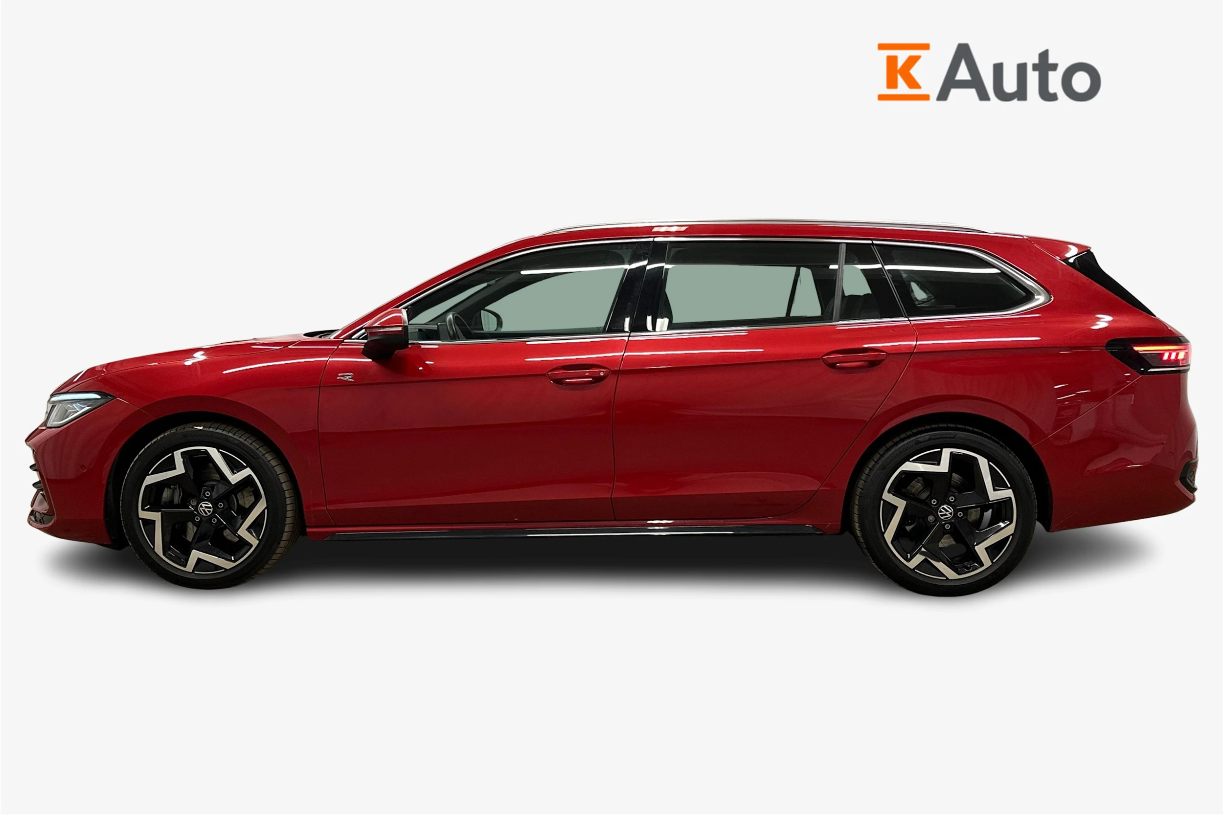 punainen Volkswagen Passat 2025 kuva 5.