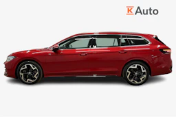 punainen Volkswagen Passat 2025 kuva 5.