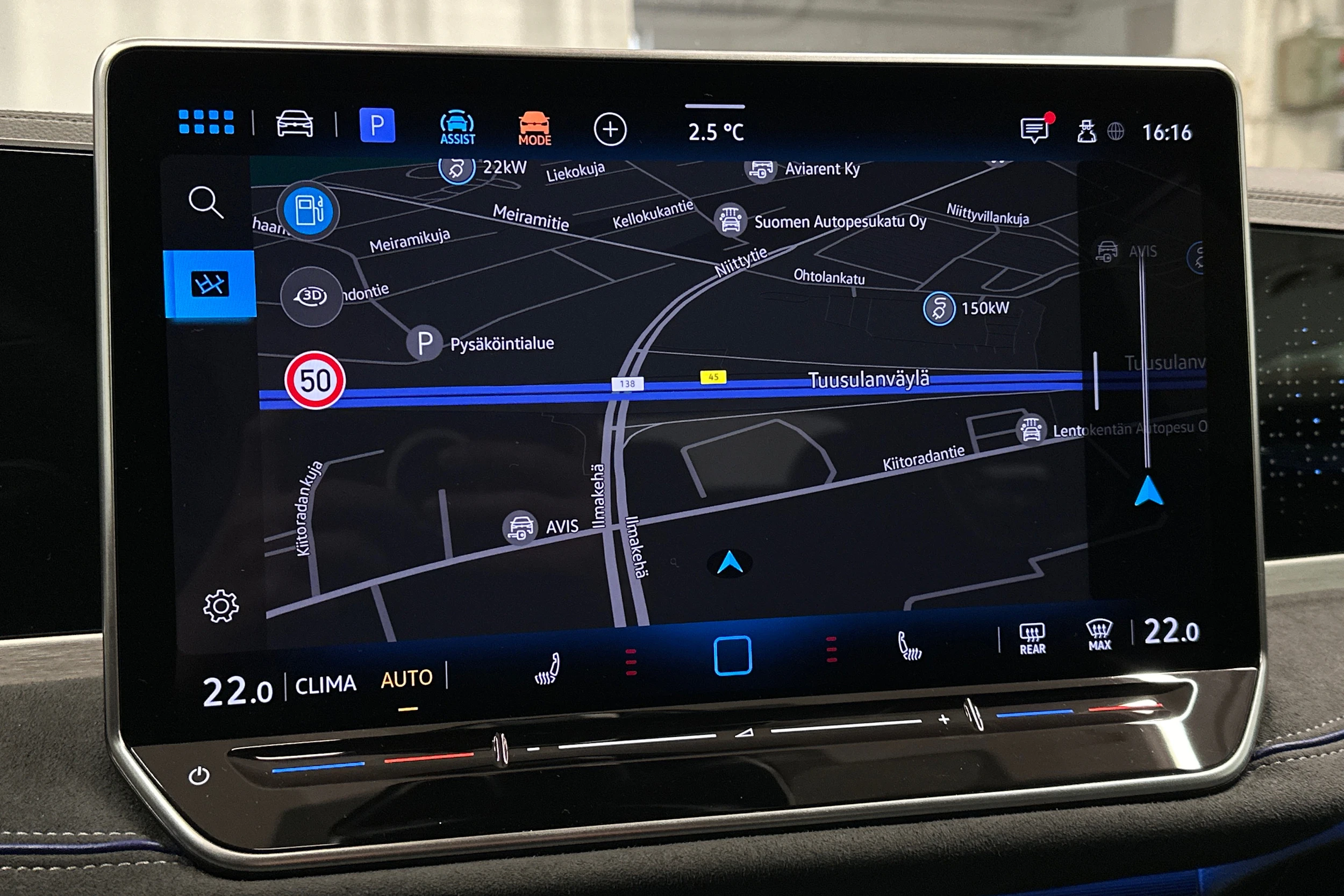 punainen Volkswagen Passat 2025 kuva 20.