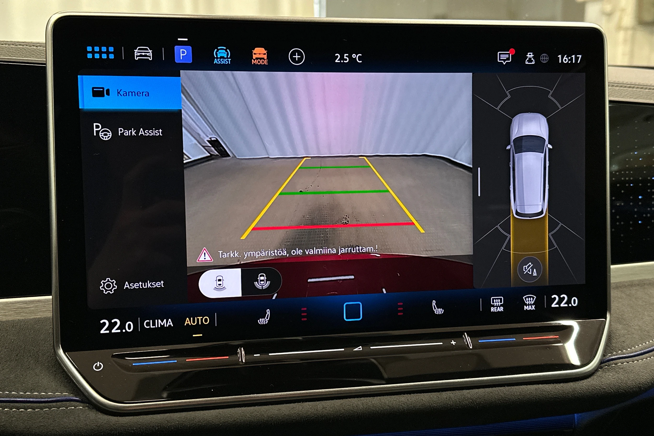 punainen Volkswagen Passat 2025 kuva 27.