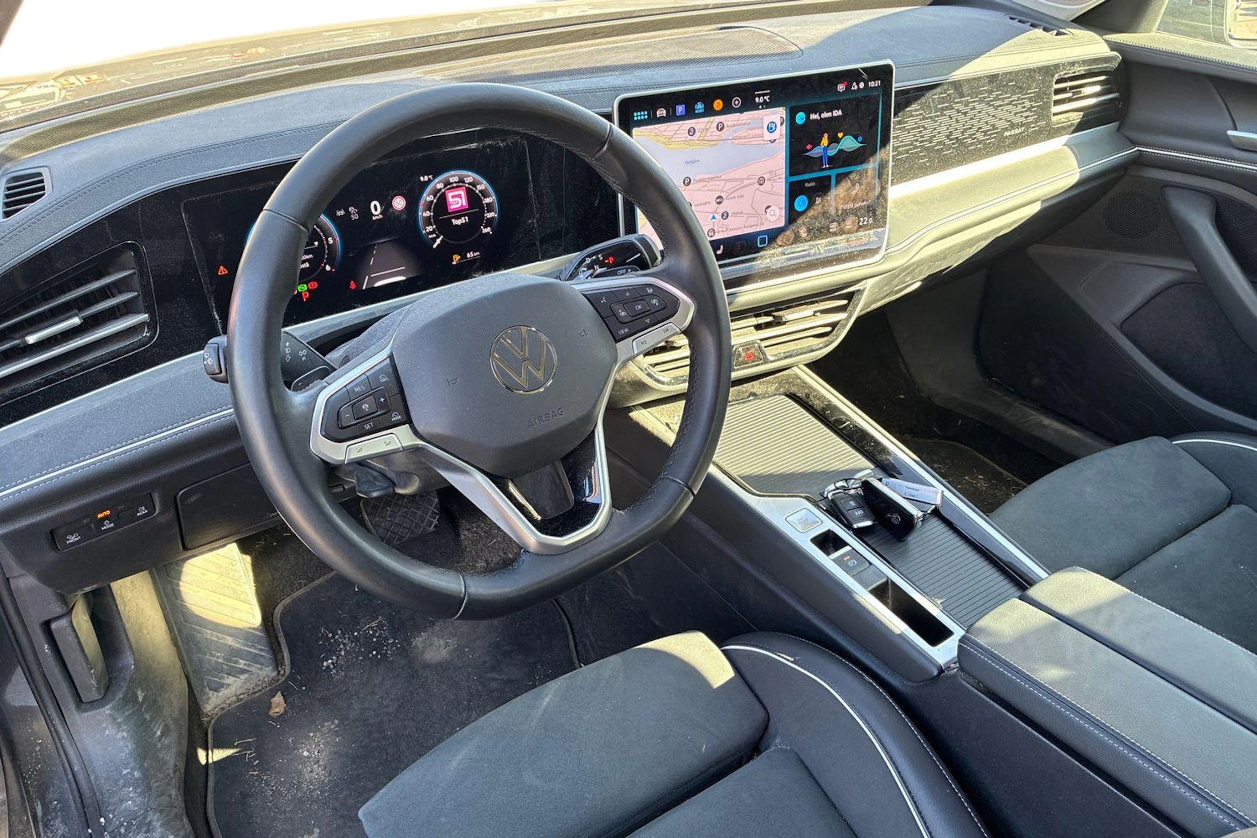 harmaa Volkswagen Passat 2025 kuva 3.