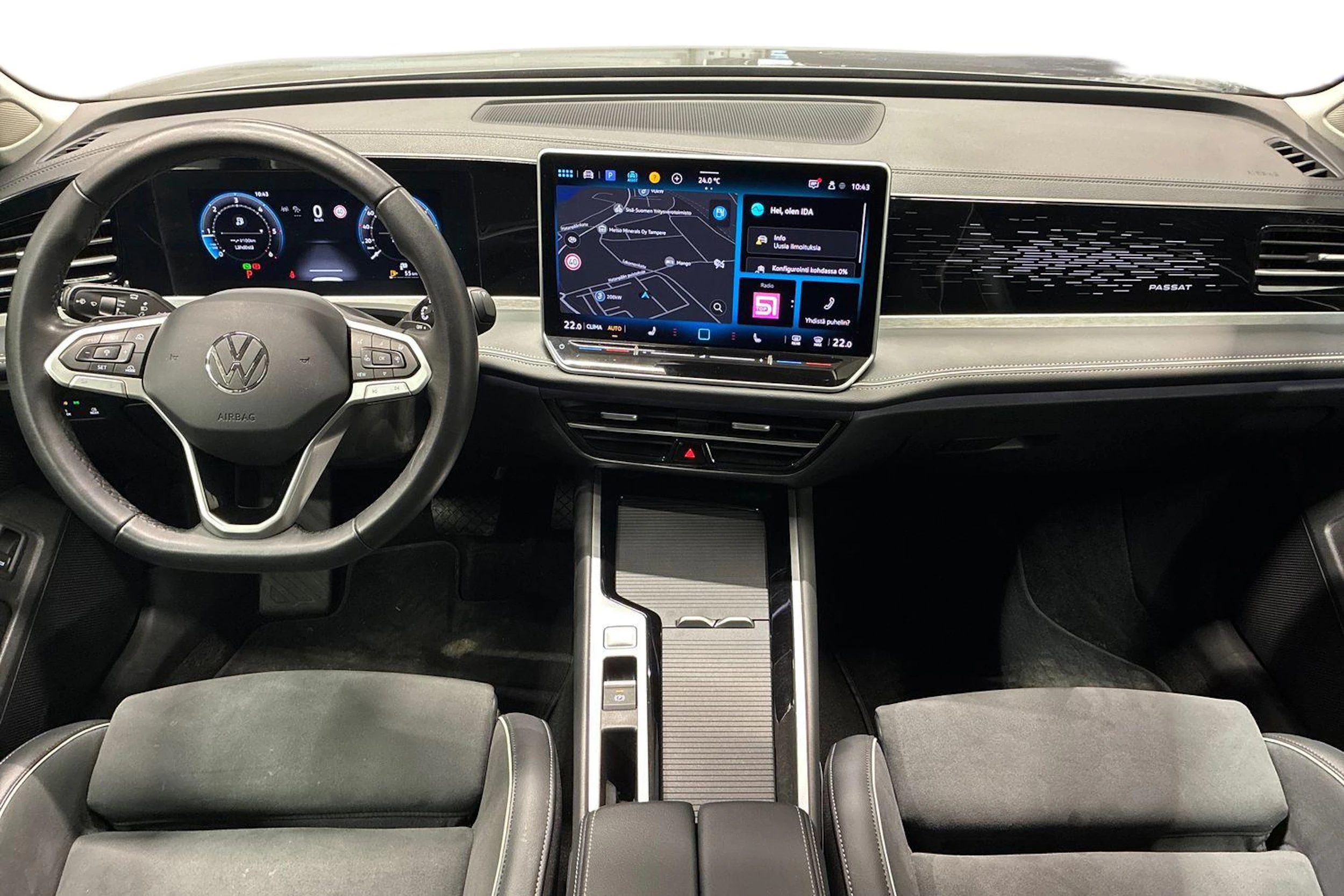 harmaa Volkswagen Passat 2025 kuva 9.