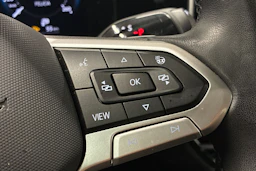 harmaa Volkswagen Passat 2025 kuva 19.