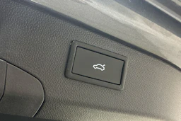 harmaa Volkswagen Passat 2025 kuva 30.