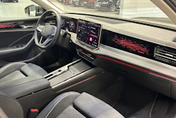 harmaa Volkswagen Passat 2025 kuva 31.