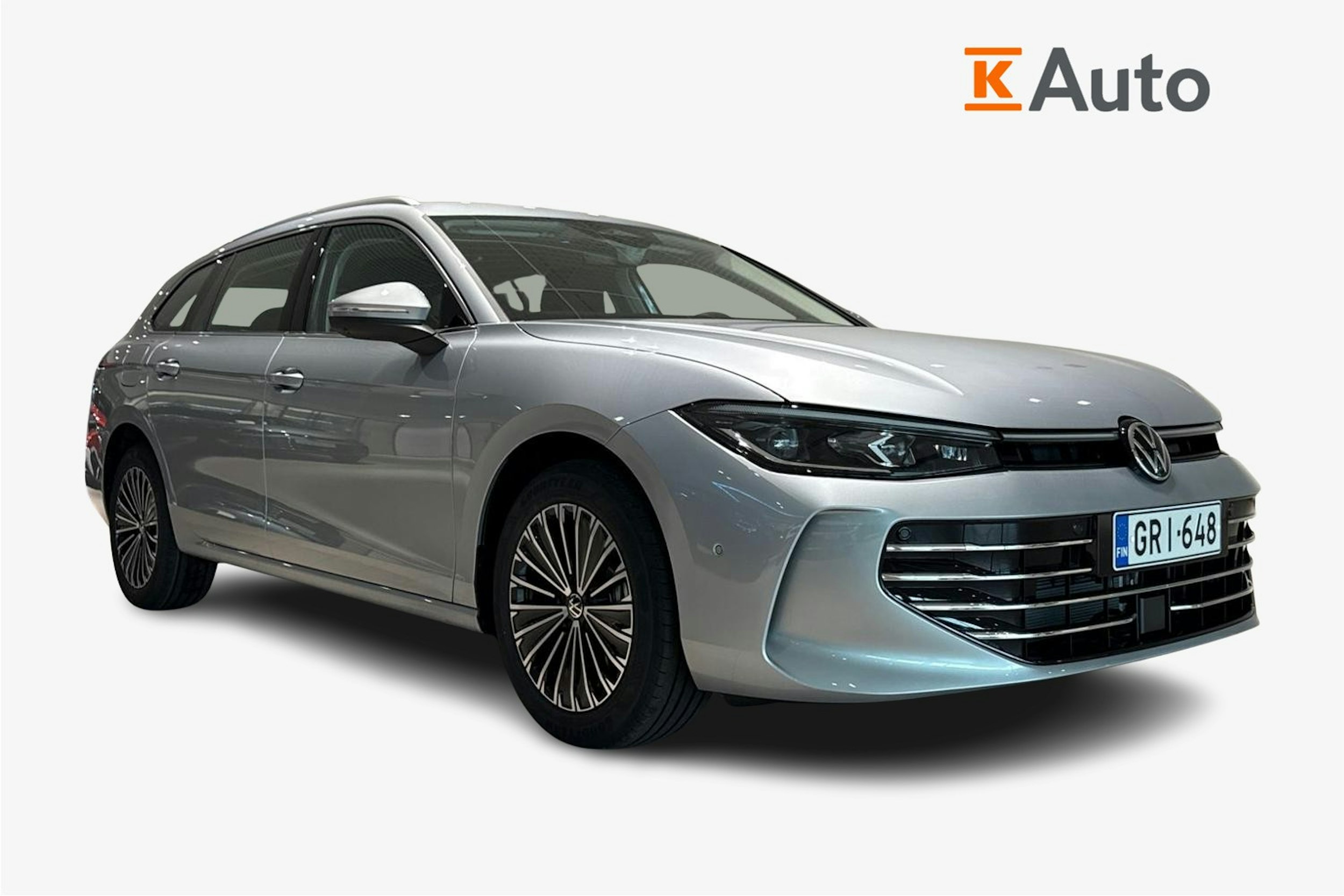 harmaa Volkswagen Passat 2025 kuva 1.