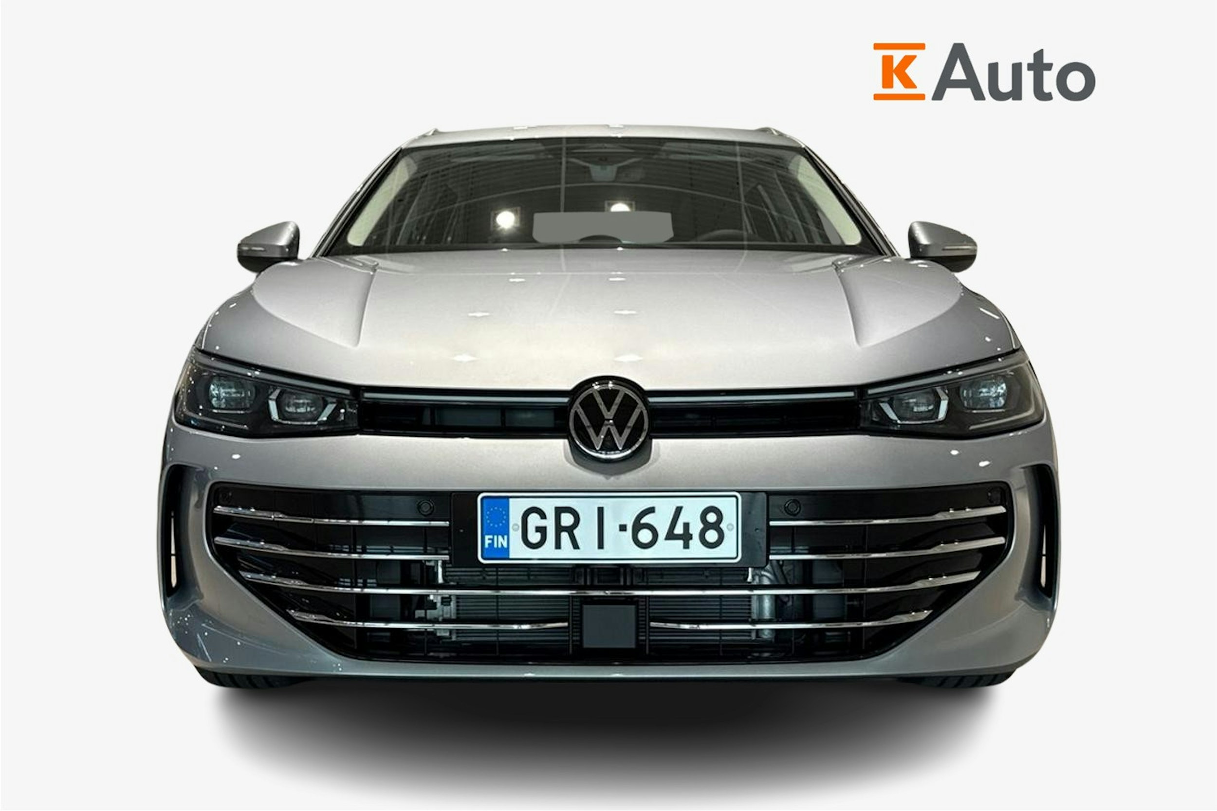 harmaa Volkswagen Passat 2025 kuva 4.