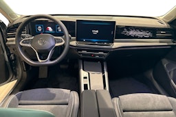 harmaa Volkswagen Passat 2025 kuva 7.