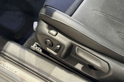 harmaa Volkswagen Passat 2025 kuva 14.