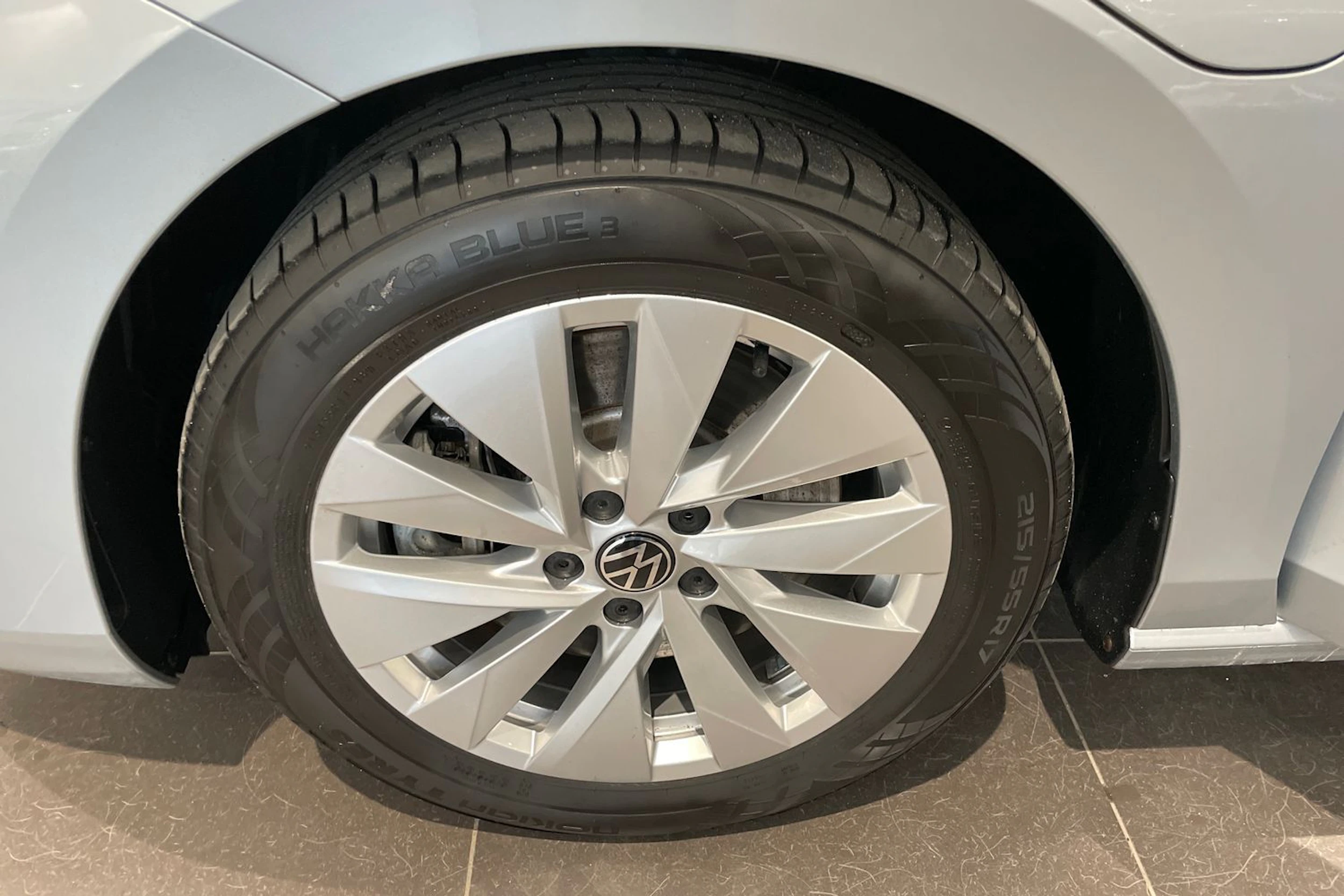 Harmaa Volkswagen PASSAT 2025 kuva 10.