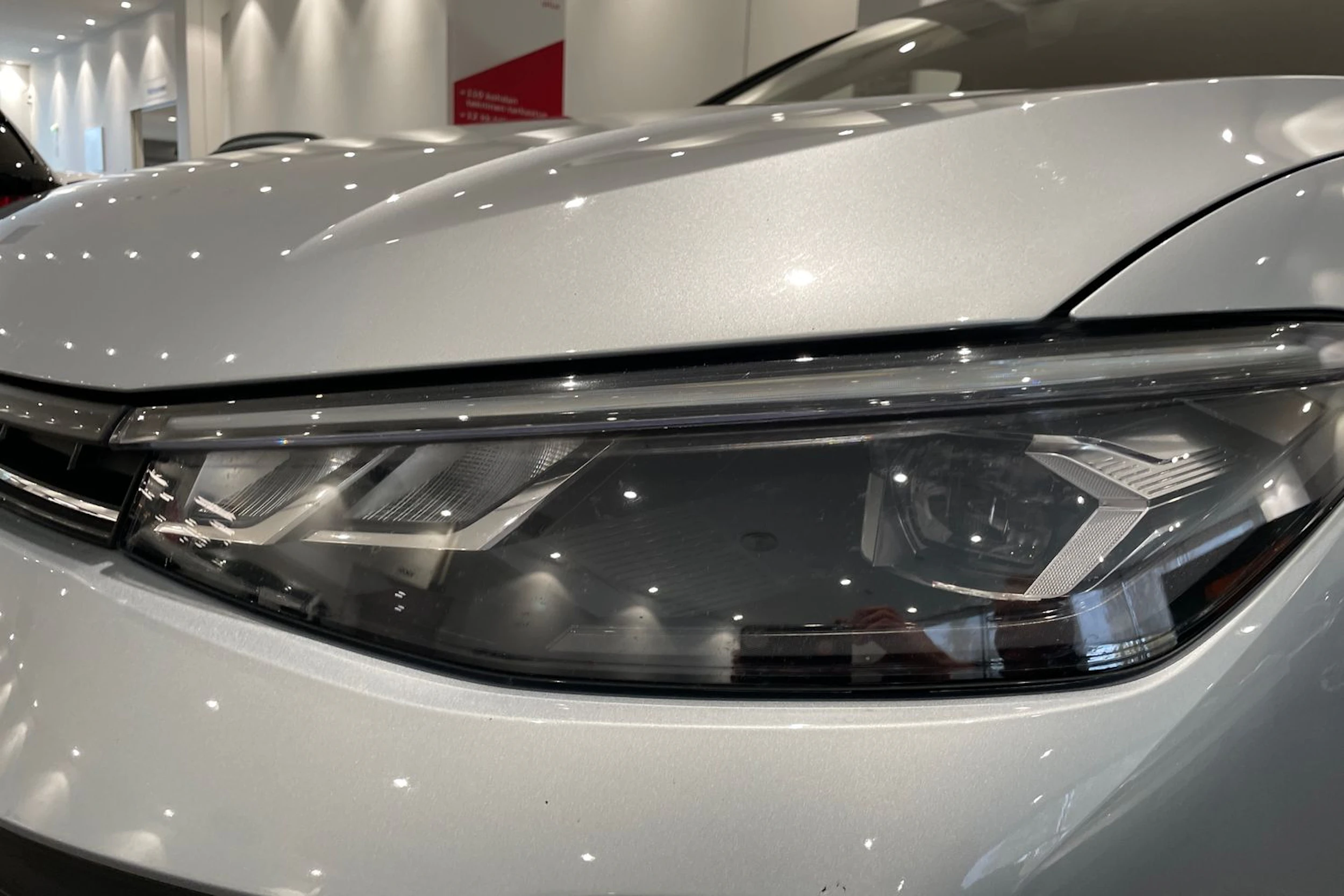 Harmaa Volkswagen PASSAT 2025 kuva 28.