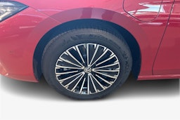 punainen Volkswagen Passat 2025 kuva 9.