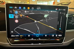 punainen Volkswagen Passat 2025 kuva 15.